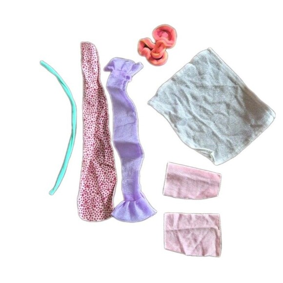 7 Vintage 1980s Random Barbie  Accessories Fashion Doll Pieces Scarf? Blankets? - Picture 1 of 14